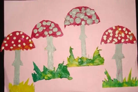 Творческие работы учеников детского центра «УмНяша»